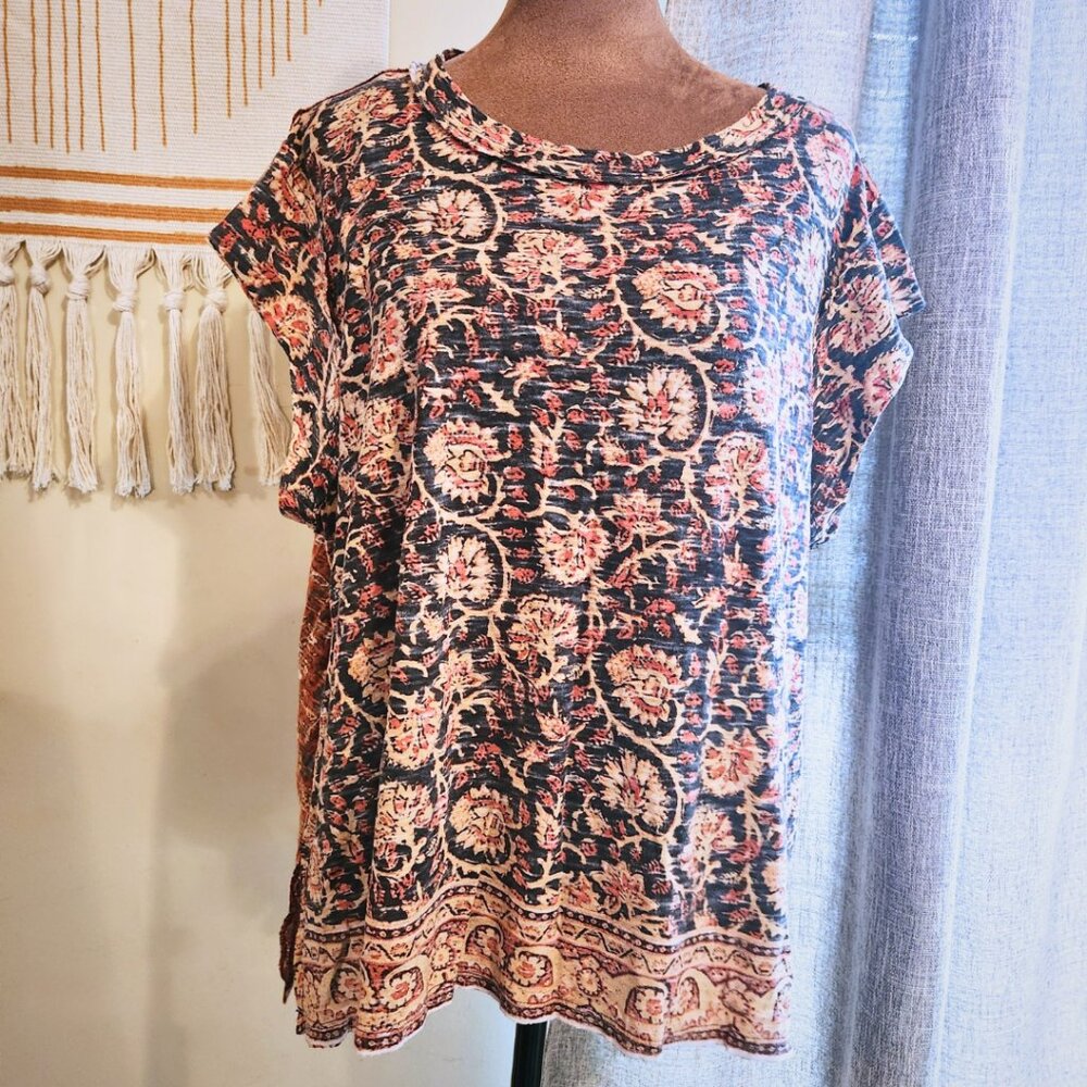 Free People NWT Mixed Print High-Low Boho Tee | Versatile Boho Staple | Size S